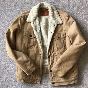 Corduroy, sherpa lined Levi’s jacket